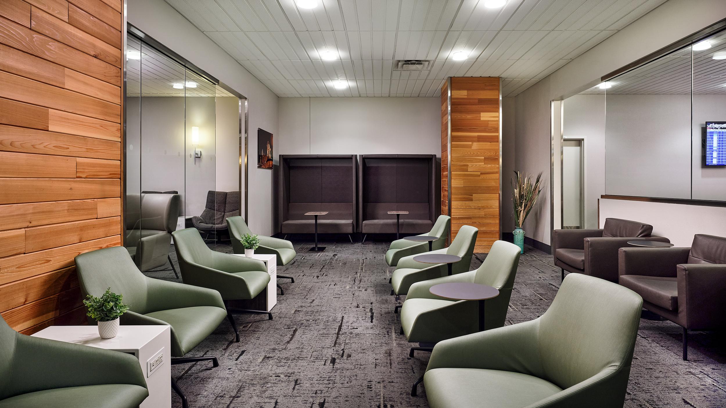 Theclub LAS Terminal 3 Boothroom R2 Web