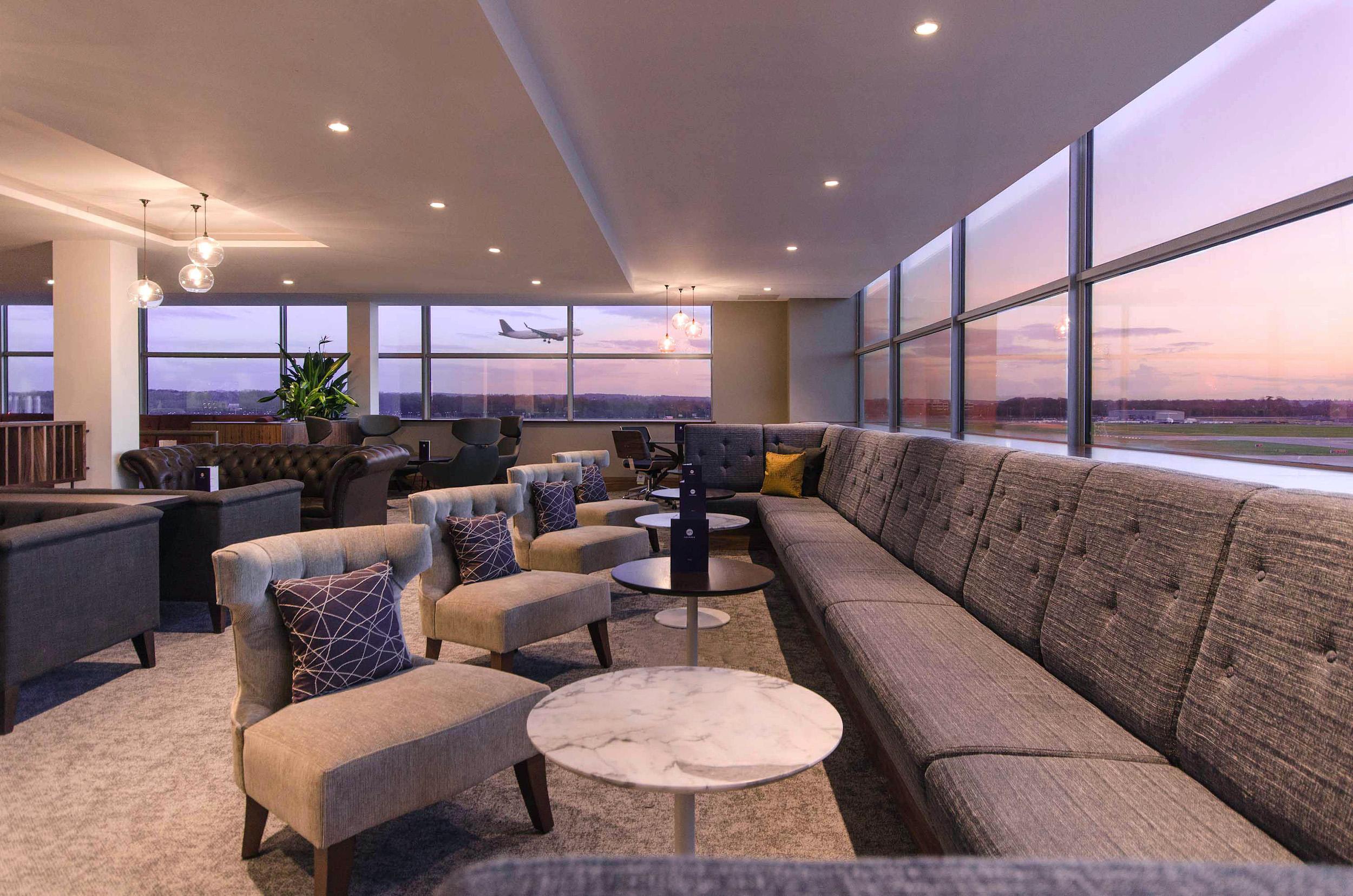 No1 Lounge Gatwick South Runway View (1)